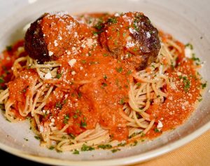 Marinara Whole Wheat Pasta w/ Meatballs and Veggies